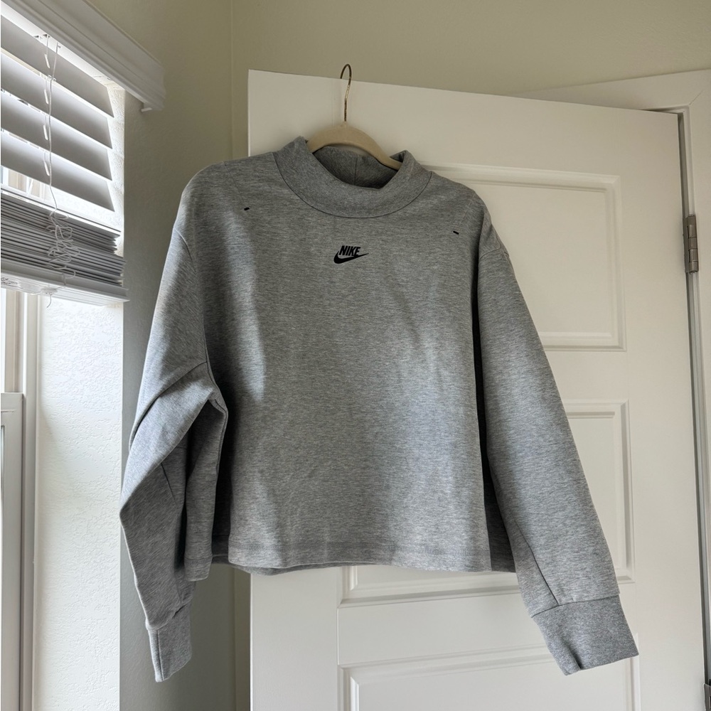 Nike Sportswear Tech